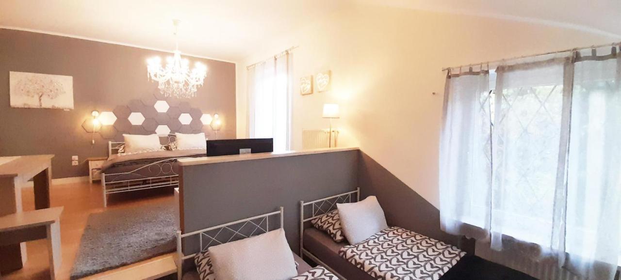Home Suite Home Bed & Breakfast Bed & Breakfast